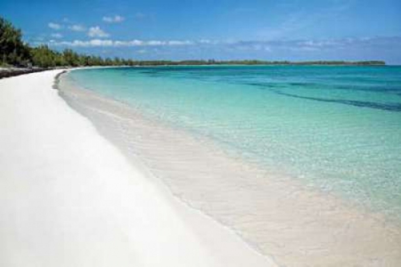 Winding Bay Beach I Poster Print by Larry Malvin - Item # VARPDXPSMAL110